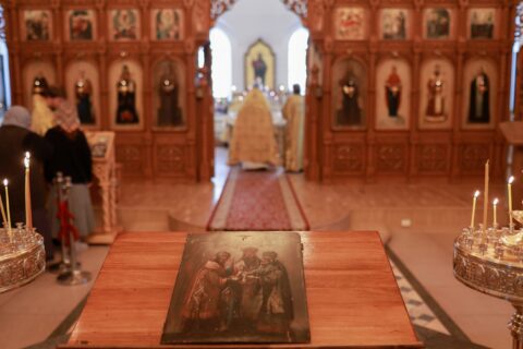 Богослужение 12.02.2026 память трёх святителей.